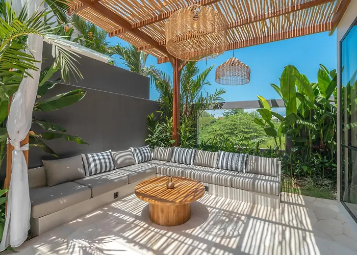 Вилла Nalaka - Sophisticated 2br Steps From Pererenan *