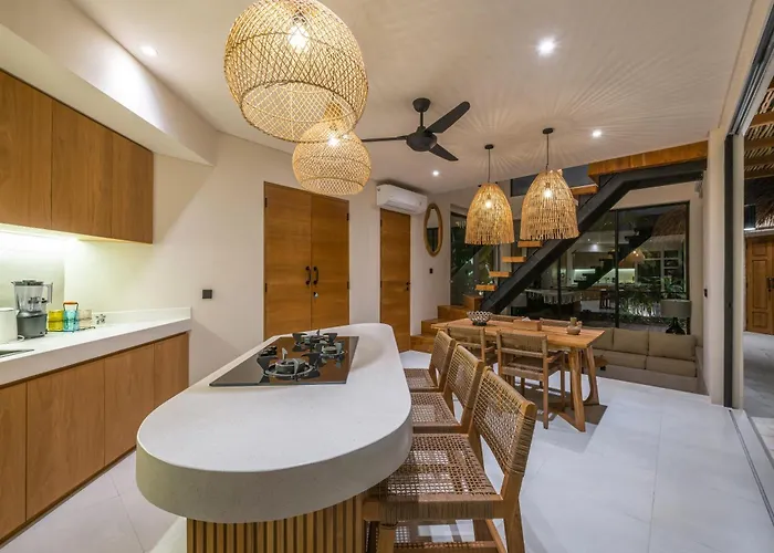 Nalaka - Sophisticated 2br Steps From Pererenan