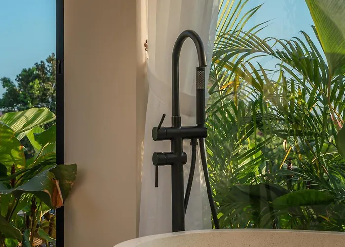 Nalaka - Sophisticated 2br Steps From Pererenan Вилла