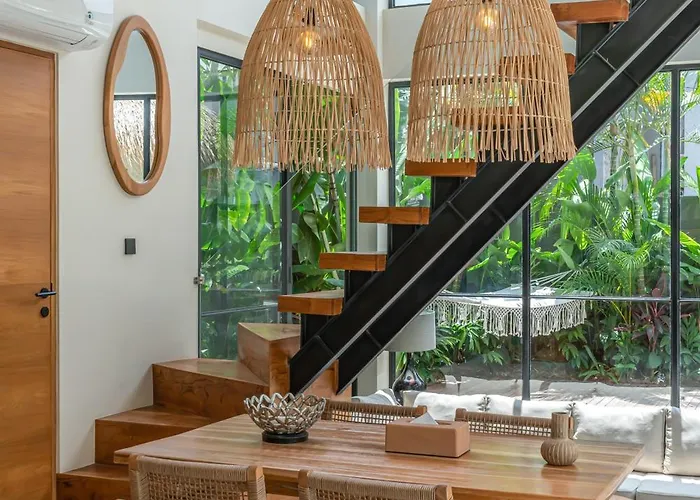 Nalaka - Sophisticated 2br Steps From Pererenan *