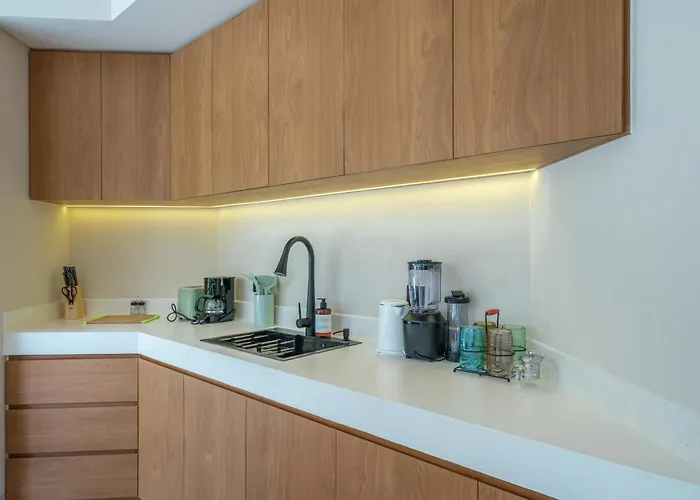 Nalaka - Sophisticated 2br Steps From Pererenan