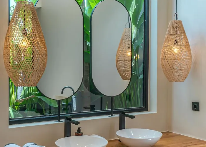 Nalaka - Sophisticated 2br Steps From Pererenan Вилла