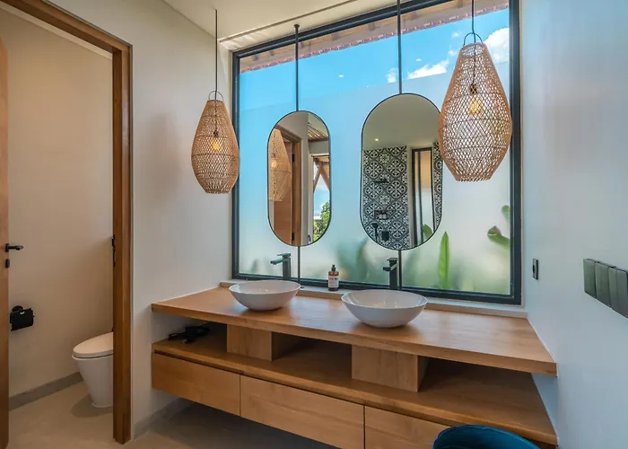 Вилла Nalaka - Sophisticated 2br Steps From Pererenan