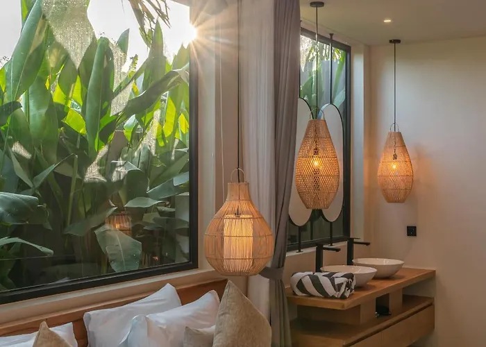 Nalaka - Sophisticated 2br Steps From Pererenan Вилла *