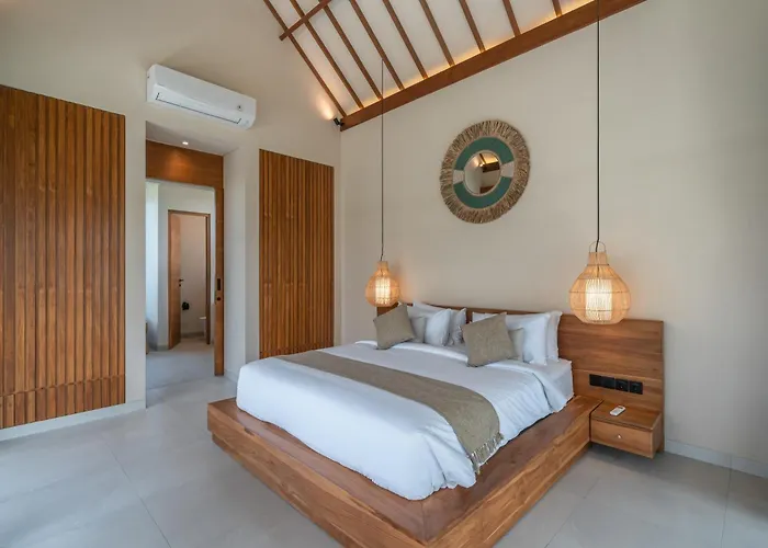 Nalaka - Sophisticated 2br Steps From Pererenan *