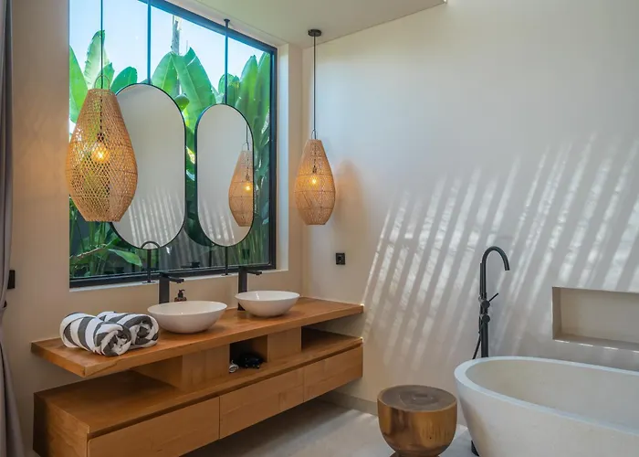 Nalaka - Sophisticated 2br Steps From Pererenan Вилла Чангу